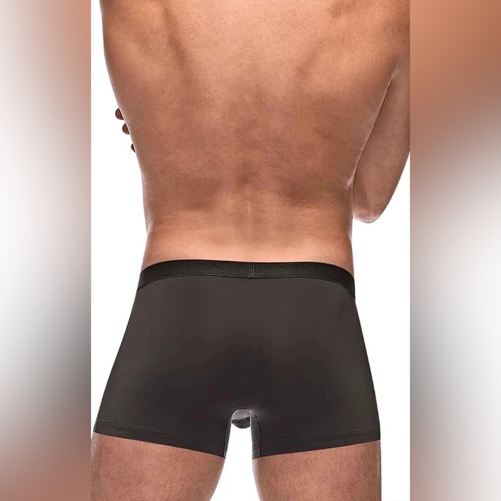 Private Screening Pot leaf pouch short